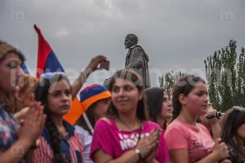 5 հուլիսի, 2014 — Levon Badikyan
